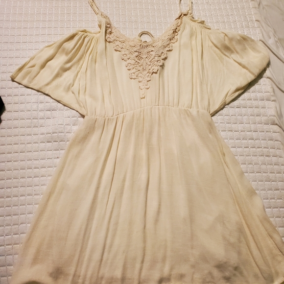 Flying tomato cream dress in size m - Picture 5 of 5